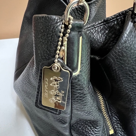 Elegant Black Leather Women's Bag - Picture 5 of 8